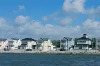 Modern vakantiepark aan het water