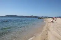 De zee en strand van Saint-Tropez