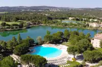 luchtfoto van P&V Park Pont Royal en Provence