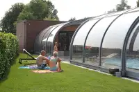 Binnenzwembad op De Luttenberg