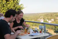 Het terras bij je eigen villa met een geweldig uitzicht over de natuur