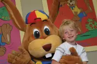 Op de foto met Koos konijn