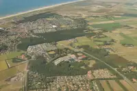 Luchtfoto van Roompot Kustpark Texel 