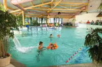 Zwembad met peuterbad en stroomversnelling op Landal Landgoed 't Loo