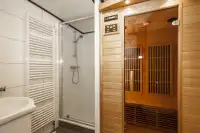 Badkamer met infraroodsauna